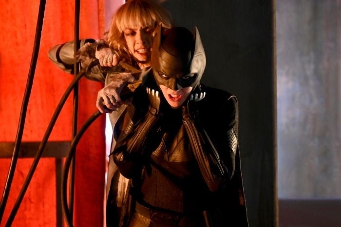 《蝙蝠女侠第一季》剧照