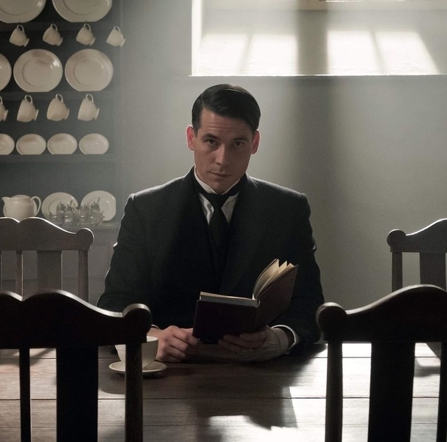 《唐顿庄园》海报第9张图片