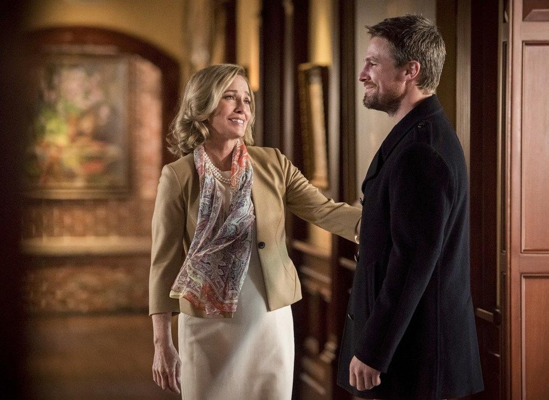 《绿箭侠第八季》海报第15张图片