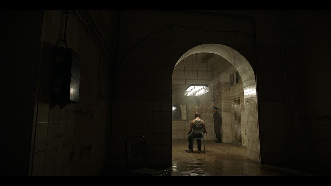 《绊脚石》剧照第28张图片