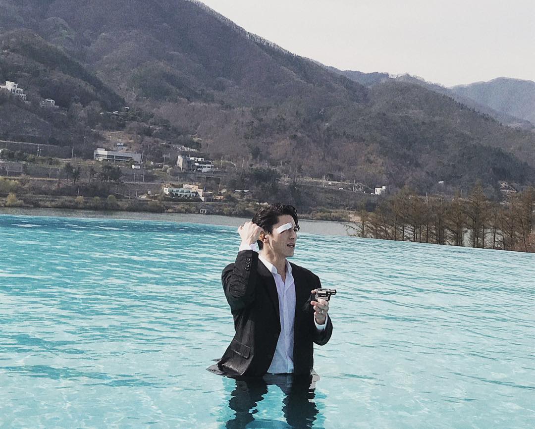 《悲伤时爱你》剧照第33张图片