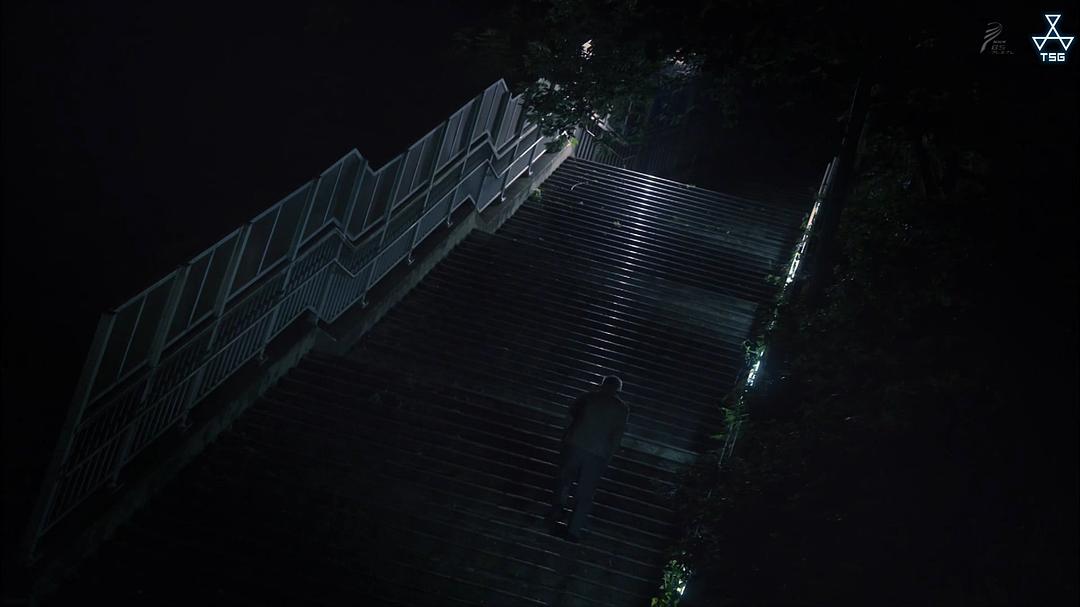 《扭曲的波纹》剧照第34张图片