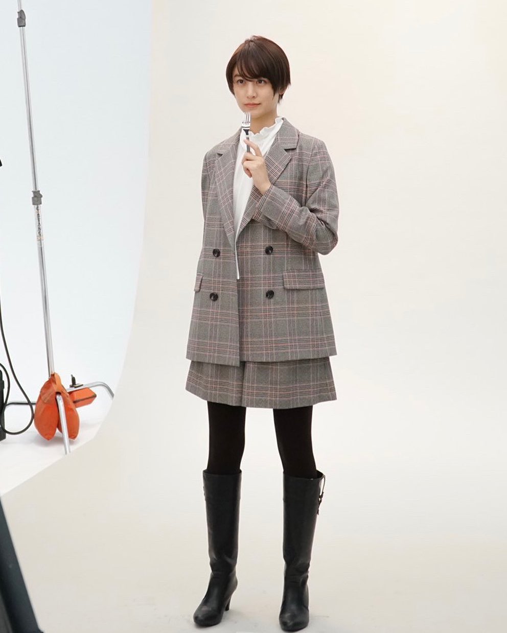 《午餐联谊侦探：恋爱与美食与解谜》剧照