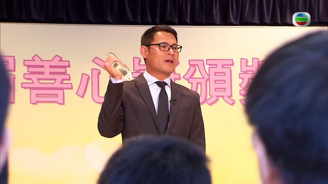 《我们的天空》海报