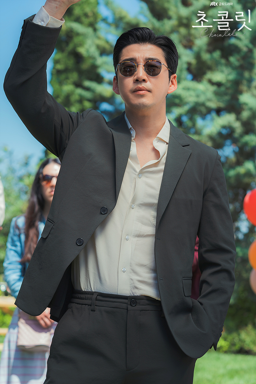 《巧克力》剧照第11张图片