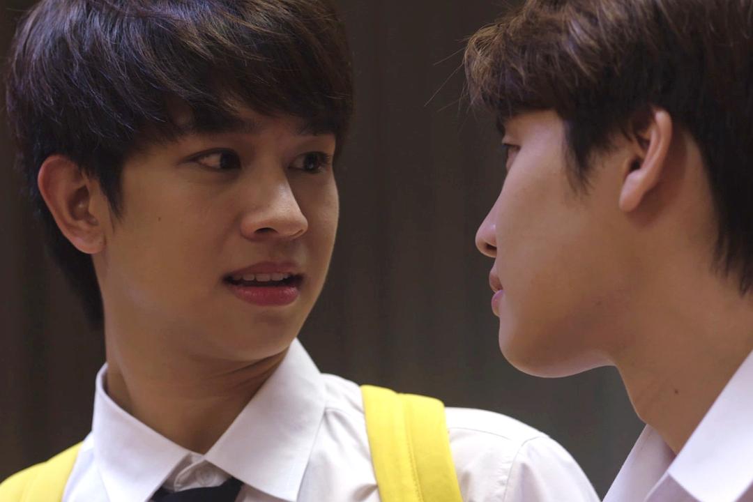 《待到重逢时》海报第60张图片