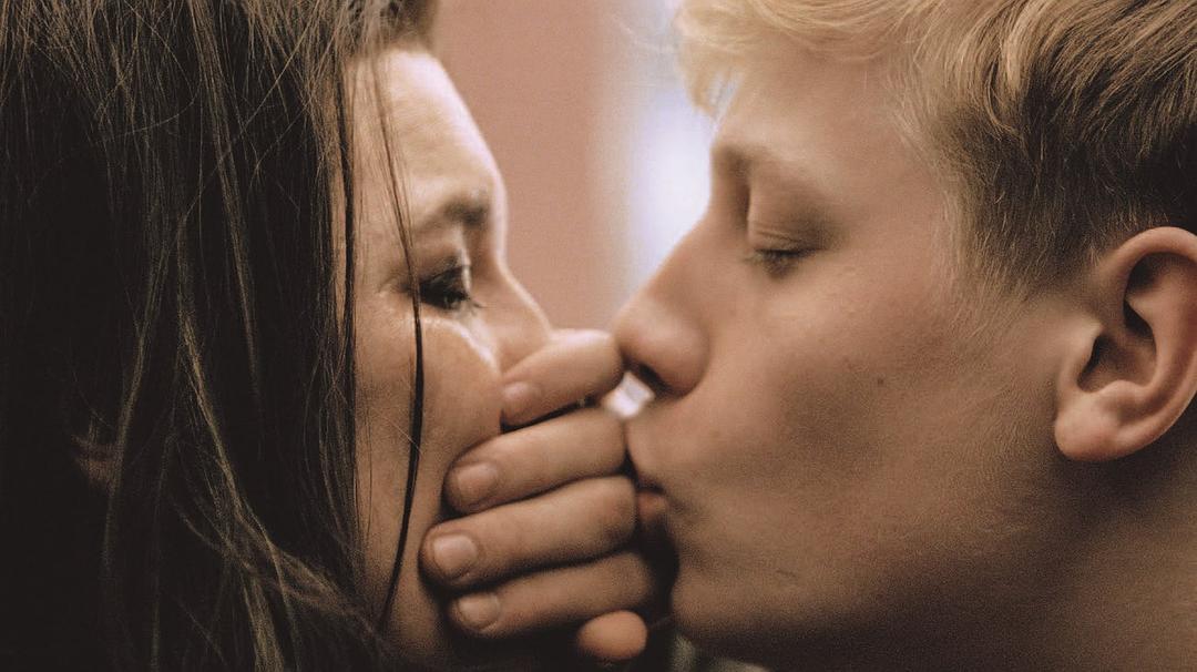 《妈咪》海报第19张图片