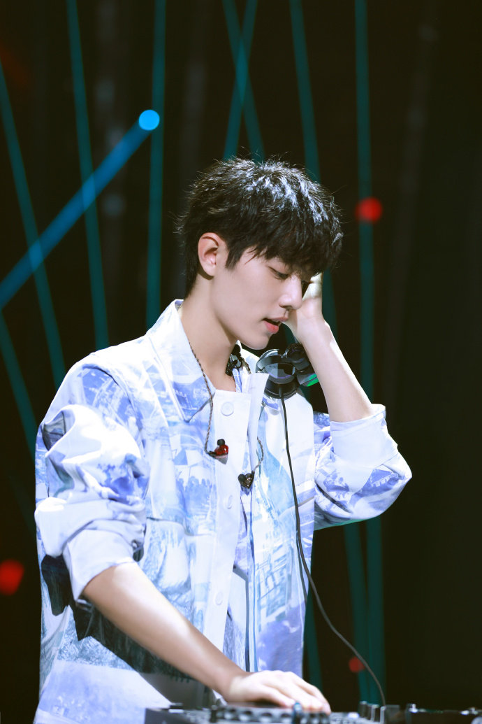 《我们的歌》剧照第31张图片