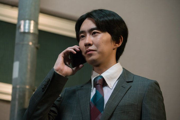 《今晚在コ字型》剧照第11张图片