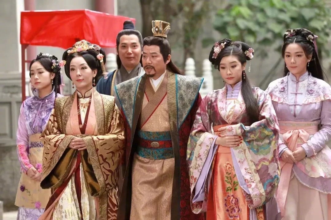 《丫鬟大联盟》海报第5张图片