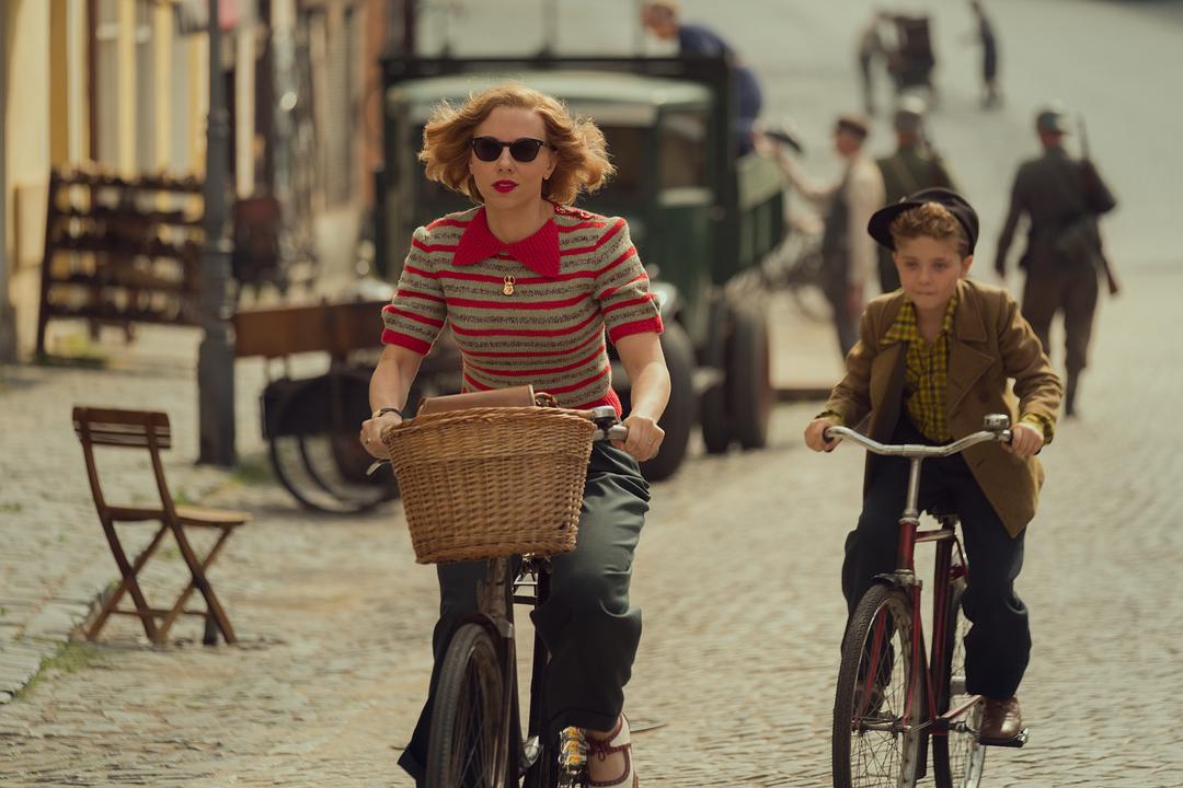 《乔乔的异想世界》海报