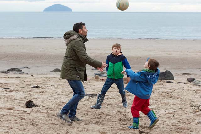 《死水难收》剧照第41张图片