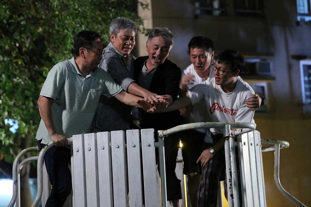 《牛下女高音》剧照