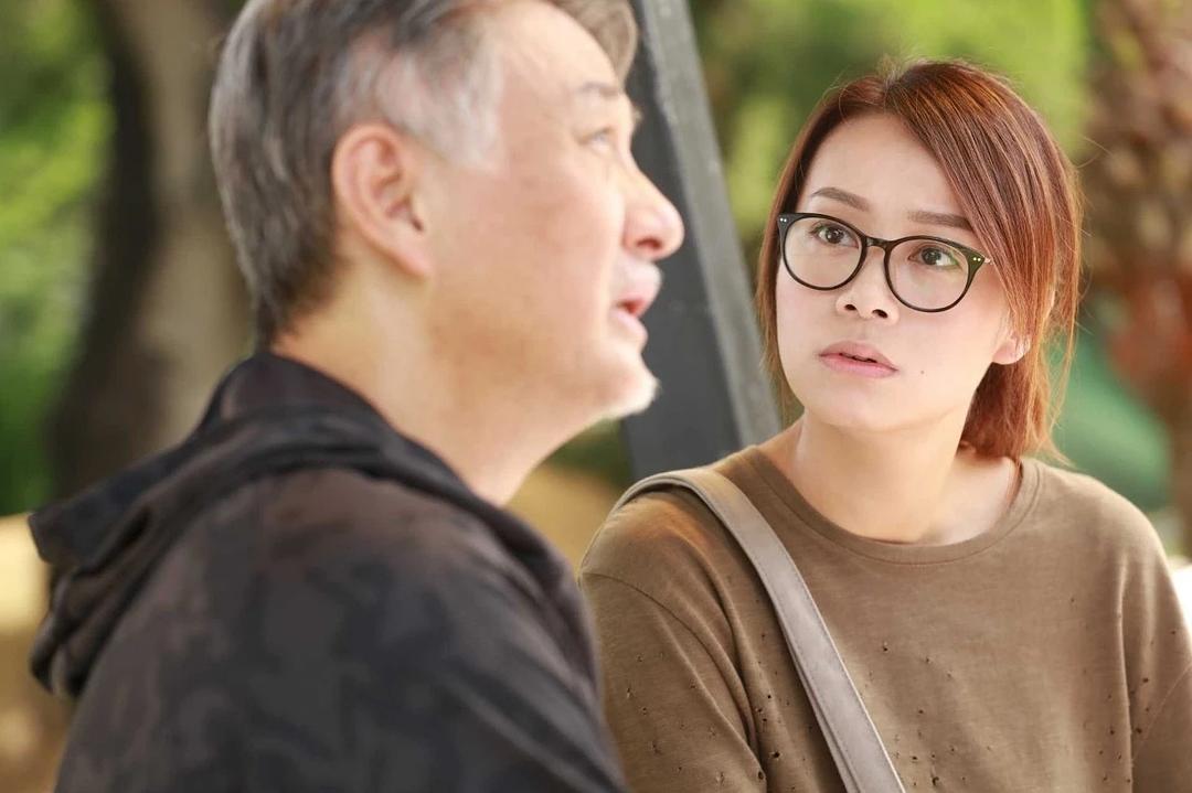 《牛下女高音》剧照