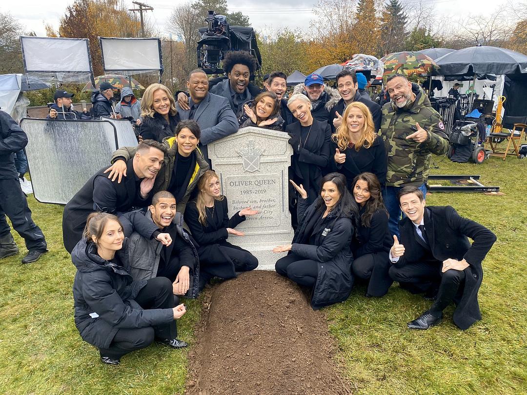 结局幕后坟头蹦迪