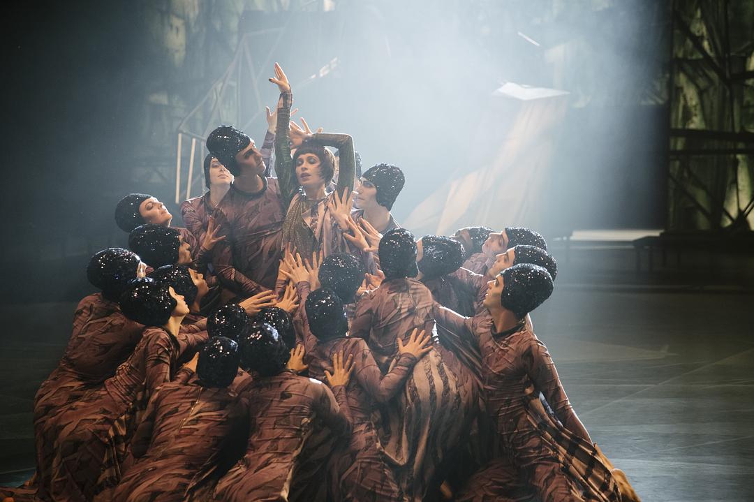 《巴比伦柏林第三季》海报第9张图片