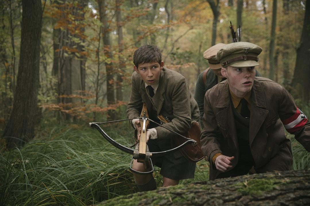 《巴比伦柏林第三季》海报第18张图片