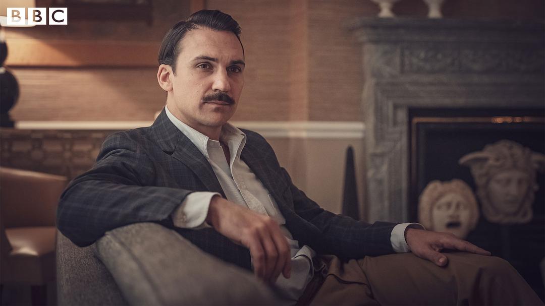 《灰马酒店》剧照第28张图片