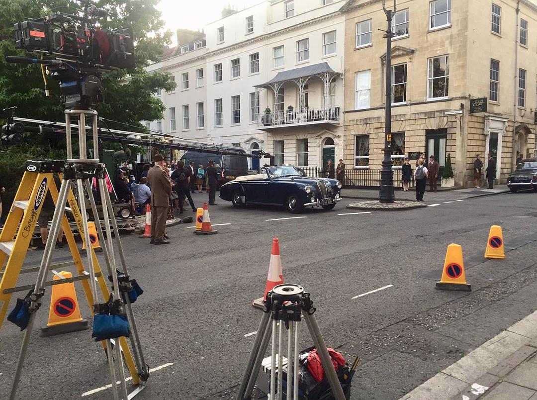 《灰马酒店》剧照第45张图片