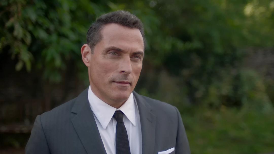 《灰马酒店》剧照第19张图片