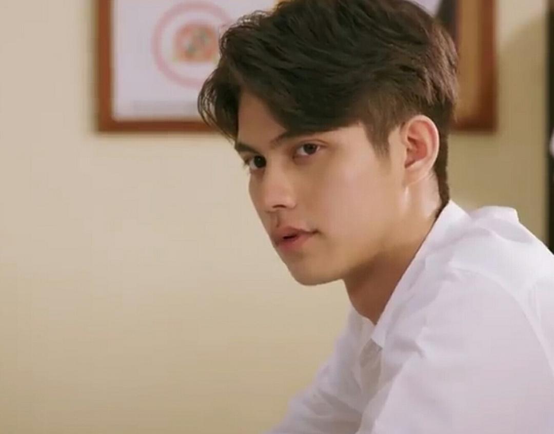 《假偶天成》海报第15张图片