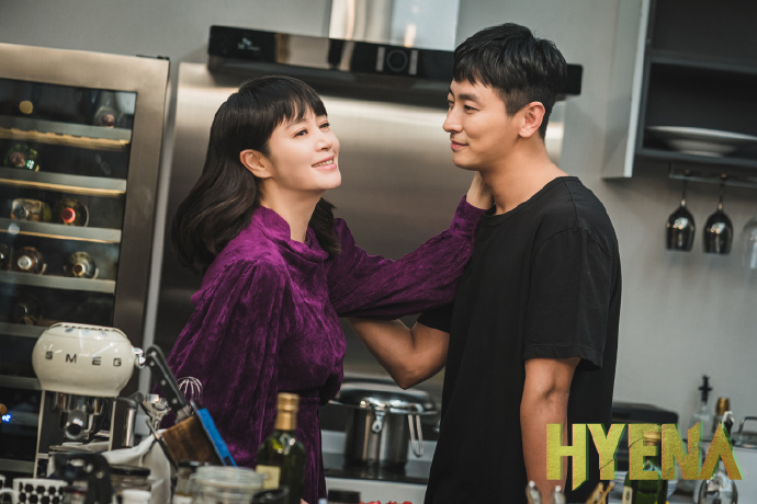 《鬣狗式生存》剧照第4张图片