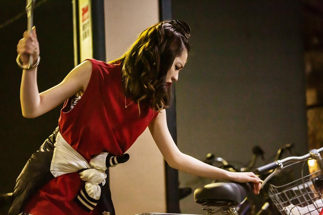 《只在想死的夜晚》海报第18张图片