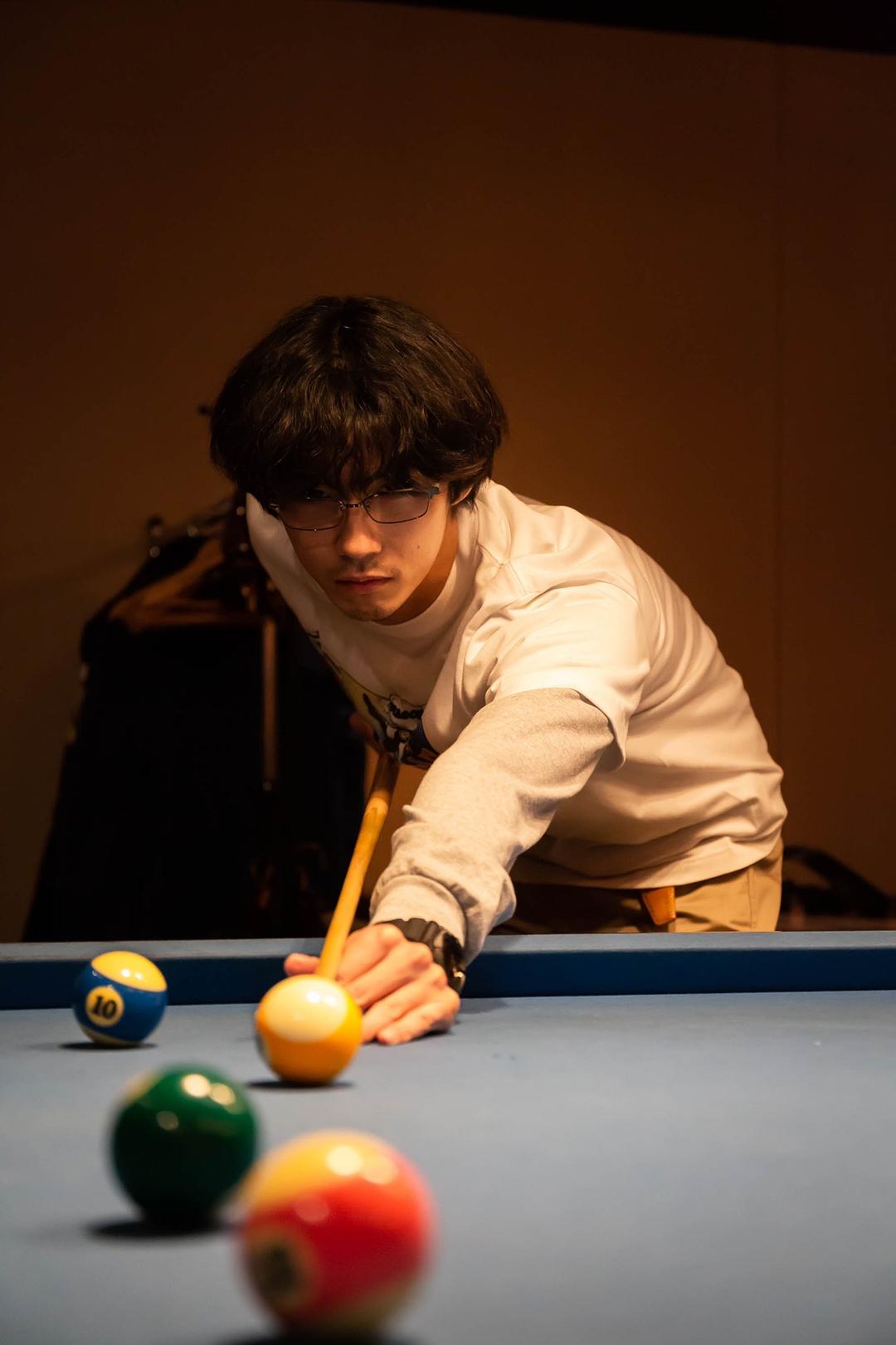 《只在想死的夜晚》海报第14张图片