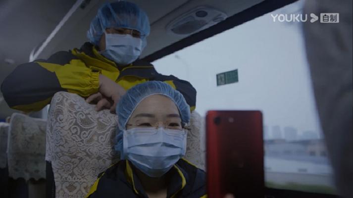 《冬去春归·2020疫情里的中国》海报第2张图片