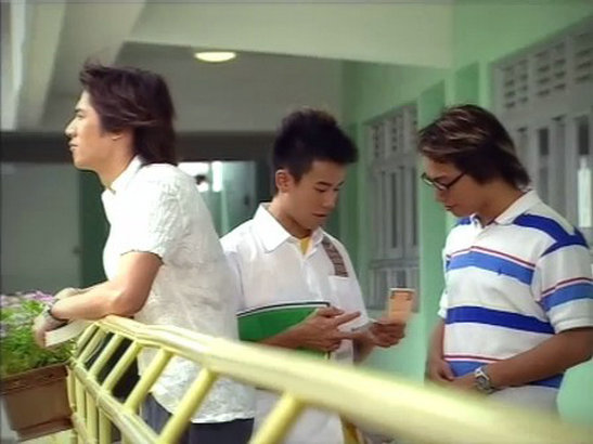 《当四叶草碰上剑尖时》海报第51张图片