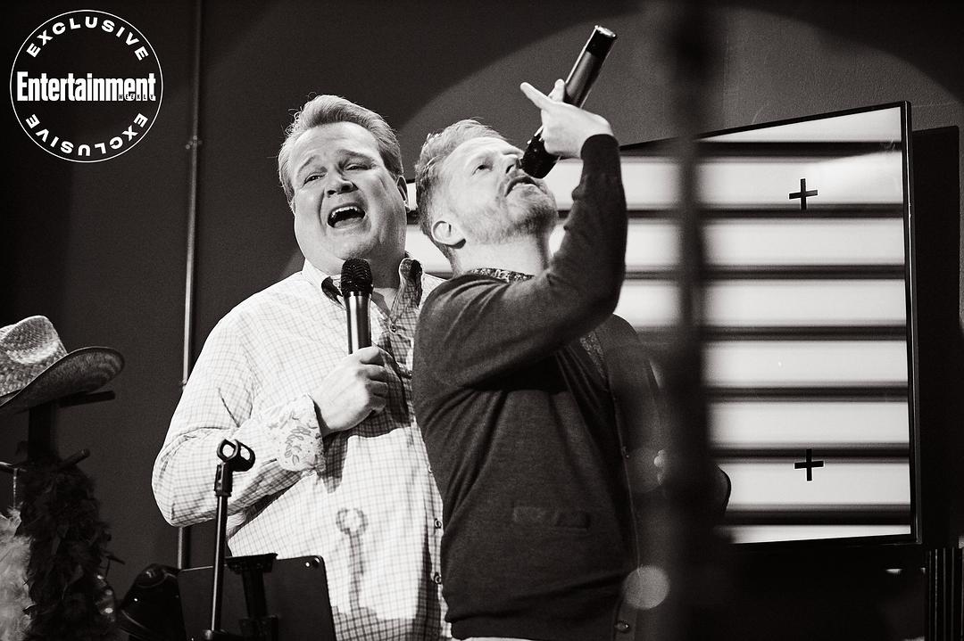 《摩登家庭第十一季》海报第19张图片