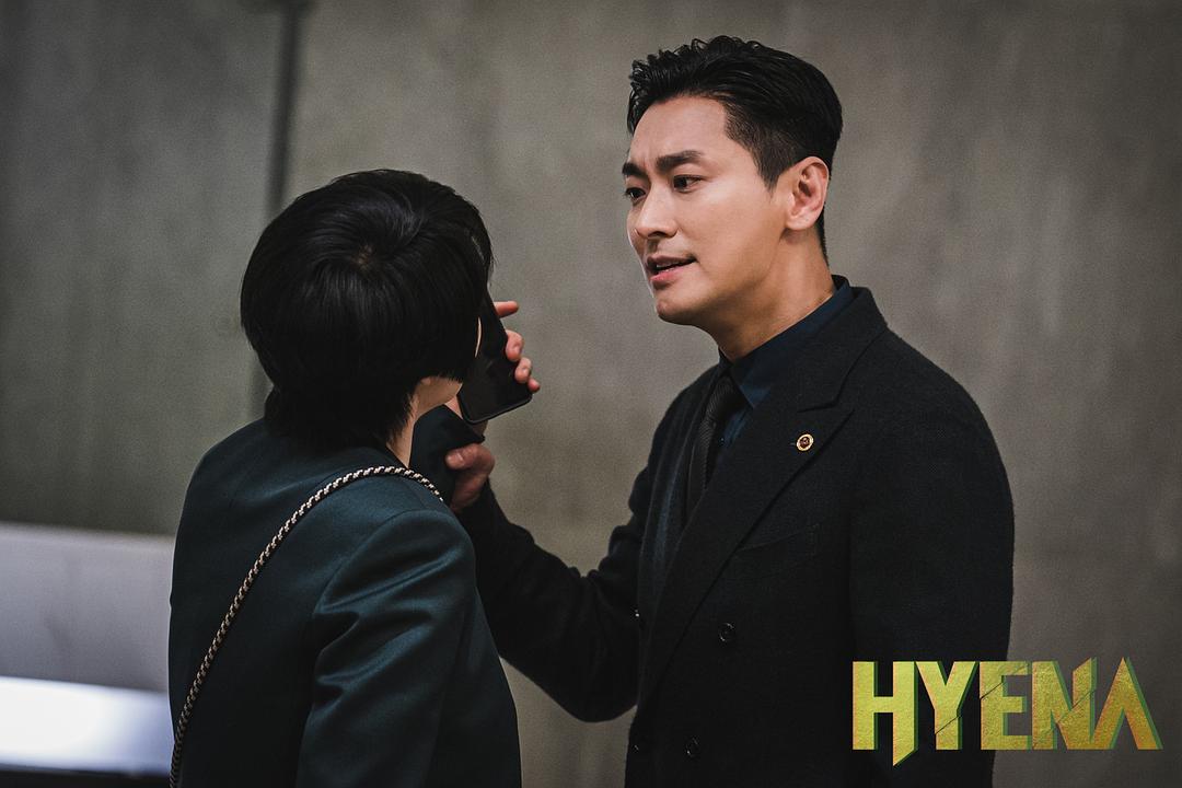 熙材被金子没收手机气...