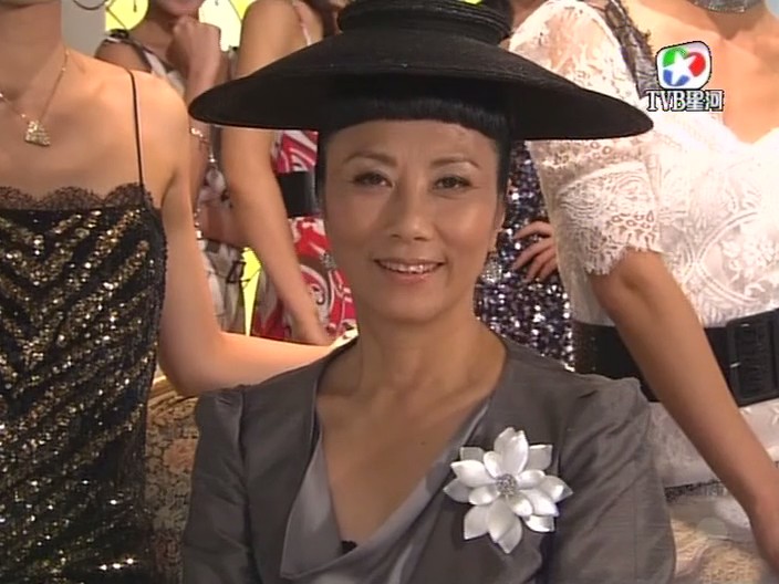 《野蛮奶奶大战戈师奶》剧照第30张图片