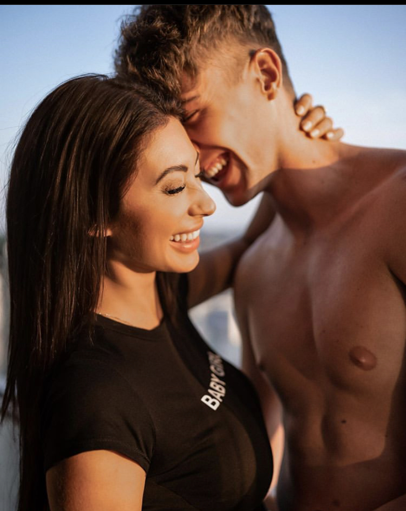 《欲罢不能第一季》剧照第12张图片