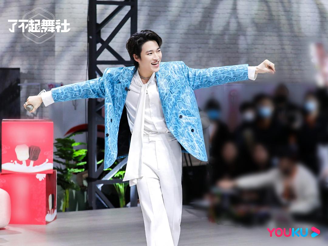 《了不起！舞社》剧照