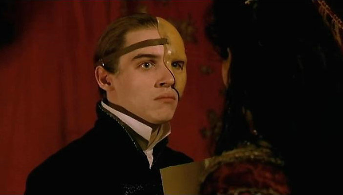 《歌门鬼城》海报第31张图片