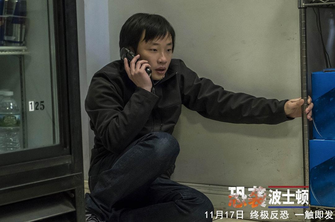 《恐袭波士顿》海报