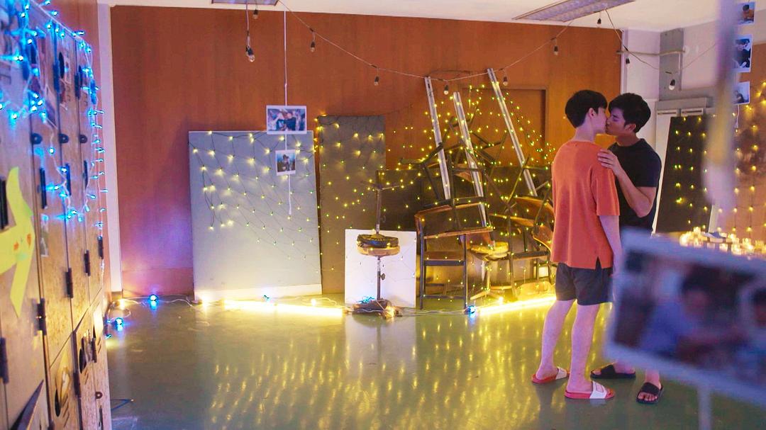 《深蓝之吻》海报第16张图片 《深蓝之吻》海报第16张图片