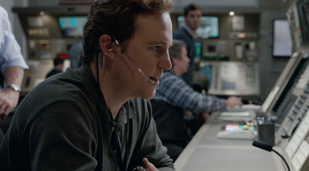 《萨利机长》海报